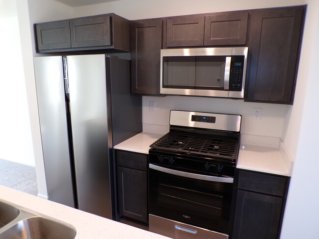 Building Photo - 6610 Linden Trl