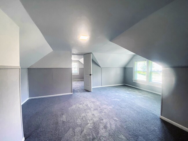 Building Photo - 3 Bed - 1 Bath Cape Cod for Rent in Garfie...
