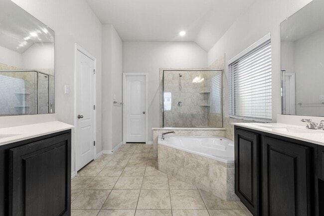 Building Photo - 444 Pheasant Hill Ln