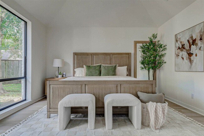 Building Photo - 10303 Chevy Chase Dr