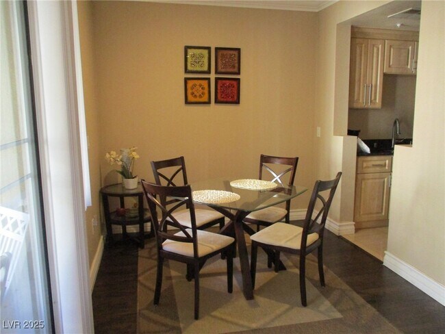 Building Photo - 270 E Flamingo Rd