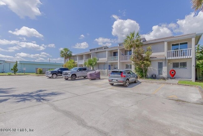 Building Photo - 360 14th Ave S