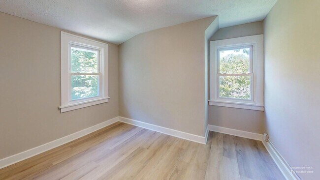 Building Photo - 4528 Rainbow Rd