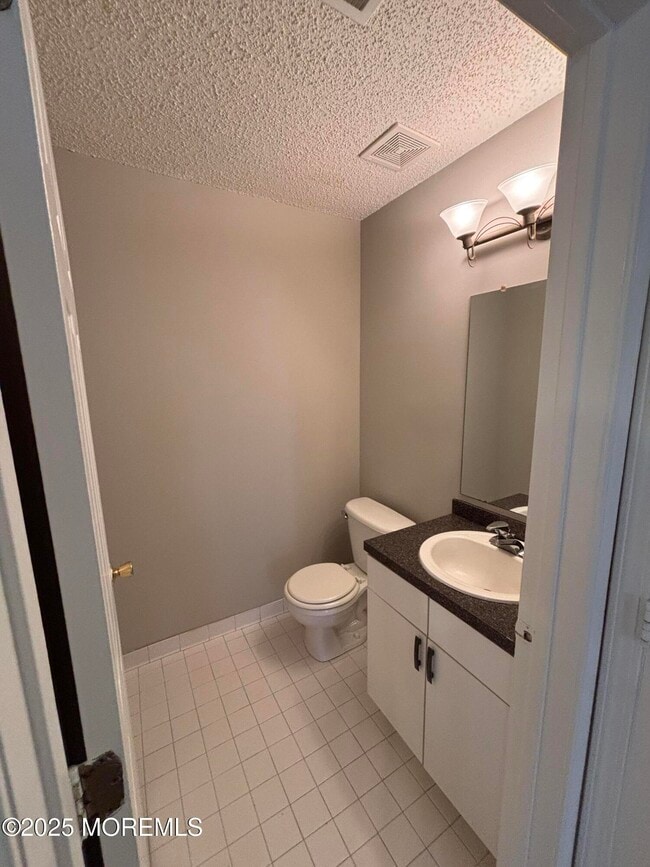 Building Photo - 8 Fiddlers Elbow Ct