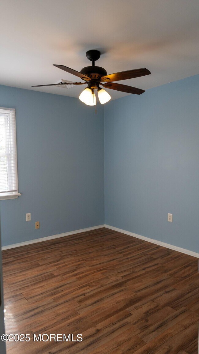 Building Photo - 6 Reno Ct