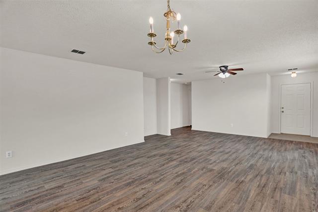 Building Photo - 105 Sandlewood Dr