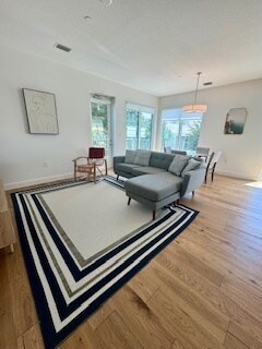 Building Photo - 644 3rd Ave S