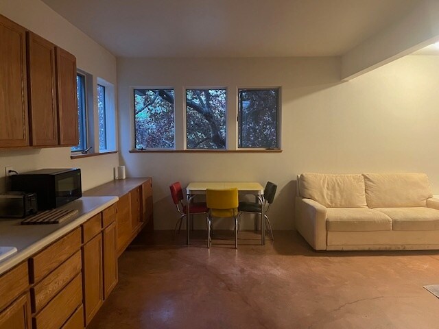 Building Photo - 426 Green Glen Way