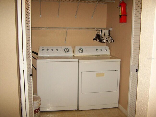 Building Photo - 1037 S Hiawassee Rd