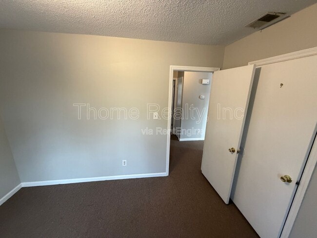 Building Photo - 2247 Sherwood Ave