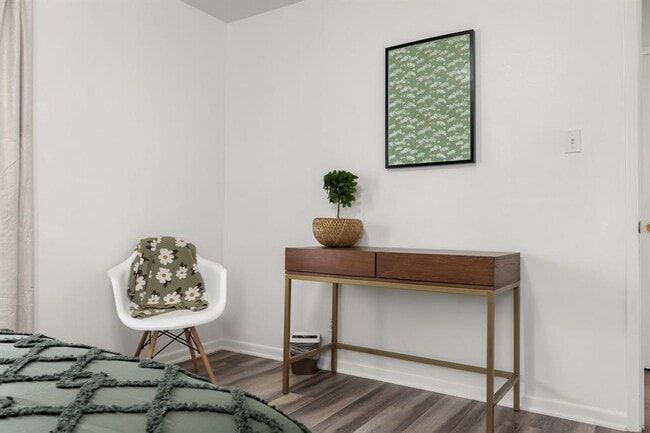 Building Photo - 7105 Lilac Ln