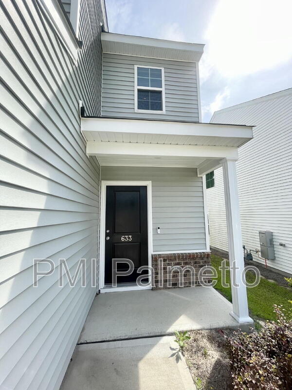 Building Photo - 633 Wooster Dr