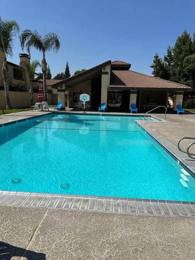 Building Photo - Stunning Condo in Turlock available for im...