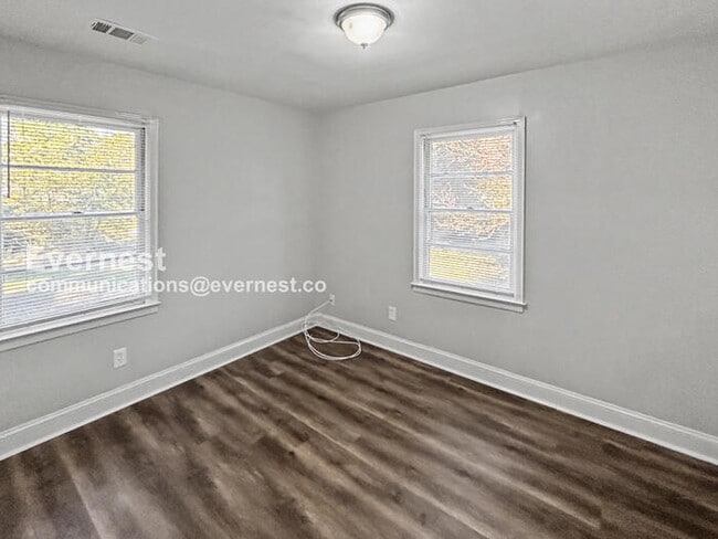 Building Photo - 3741 Loren Dr