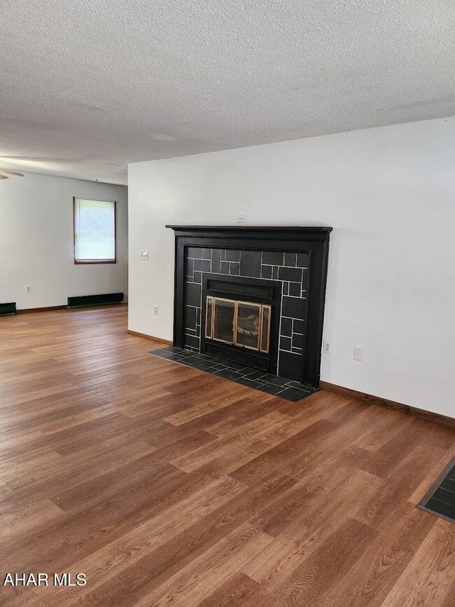 Building Photo - 534 N 5th St