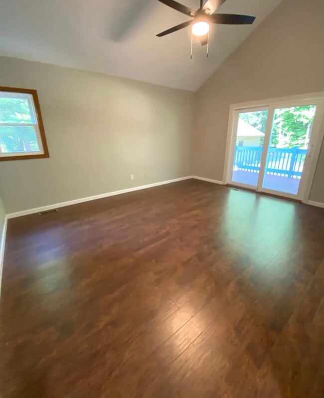 Building Photo - 3101 E Stoll Rd