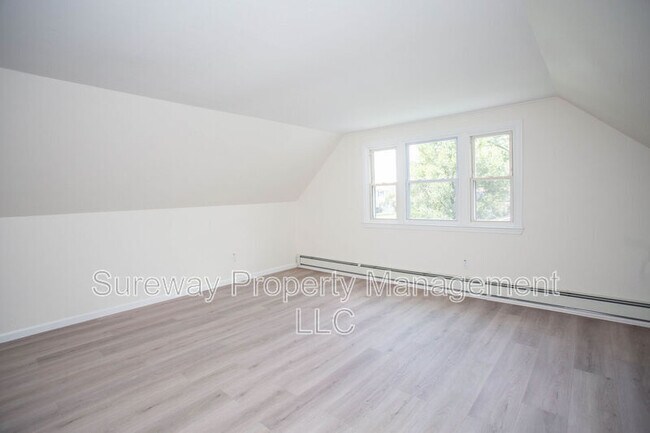 Building Photo - 73 Somerset Dr