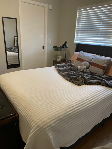 Building Photo - 125 5th Ave NE