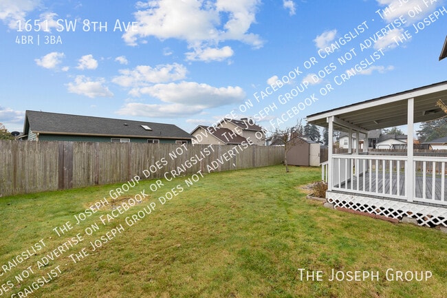 Building Photo - 1651 SW 8th Ave