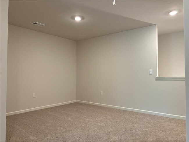 Building Photo - 472 Stoneybrook Dr