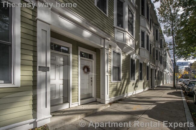 Building Photo - 110 Second St Unit #PH12