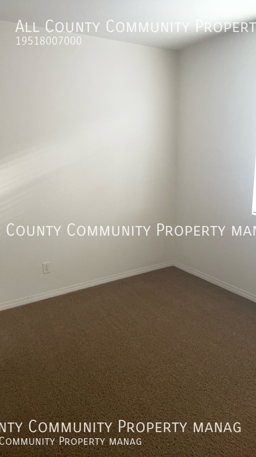 Building Photo - 40298 Hannah Way