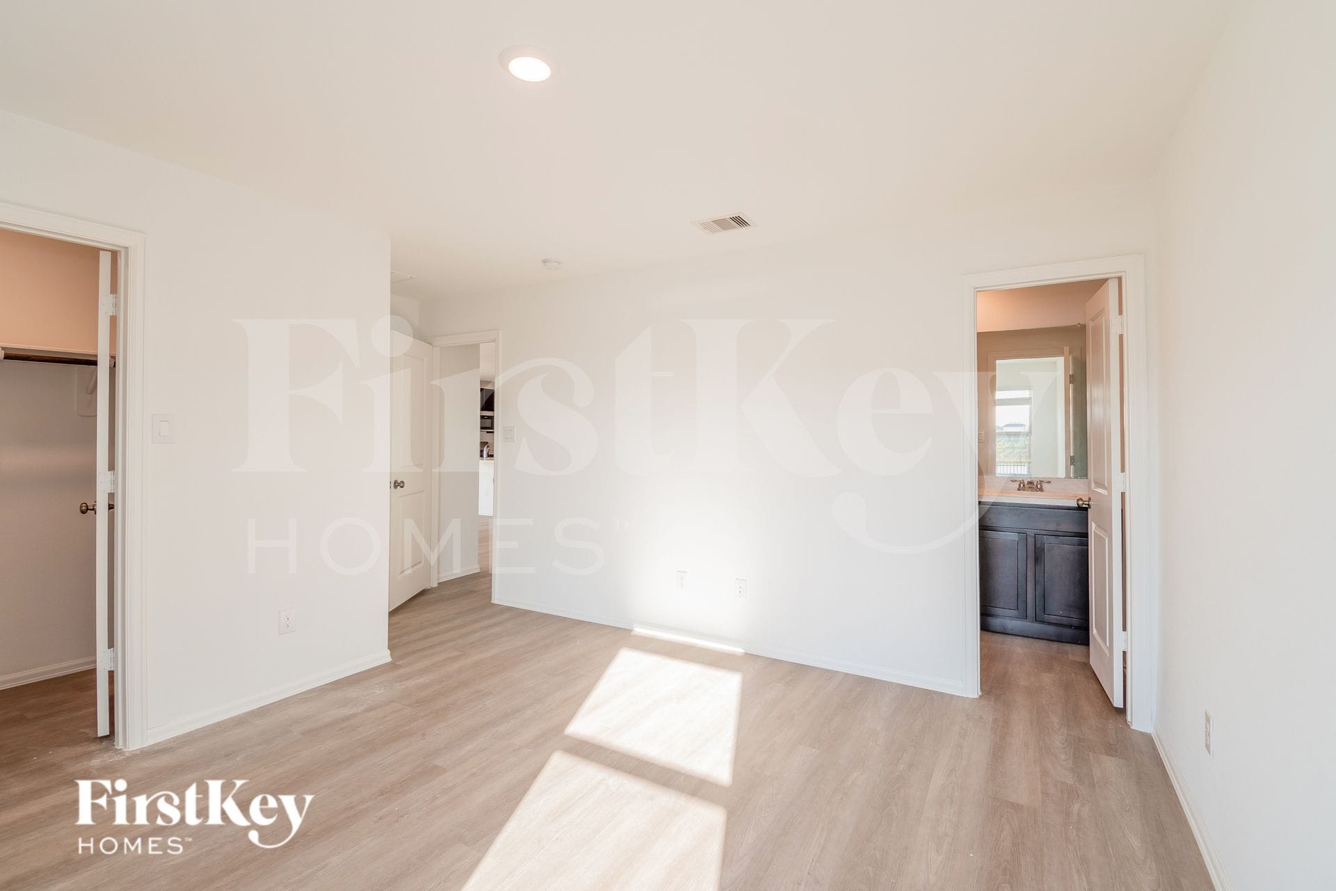 Building Photo - 453 Maple Bnd Ln