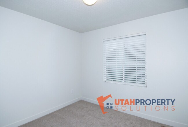 Building Photo - 427 S 960 W