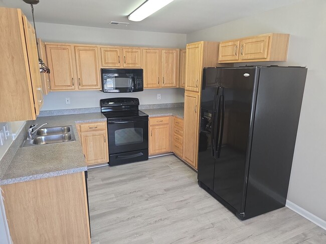 Building Photo - 3 Bed 2 bath house Right off of Rosewood, Walking distance to USC Events and Stadium