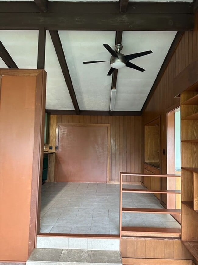 Building Photo - 655A Hinano St