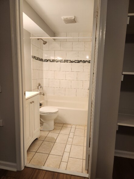Building Photo - 8812 Cortland Ln