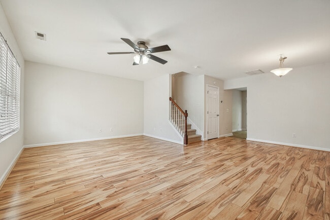 Building Photo - 7811 River Field Dr