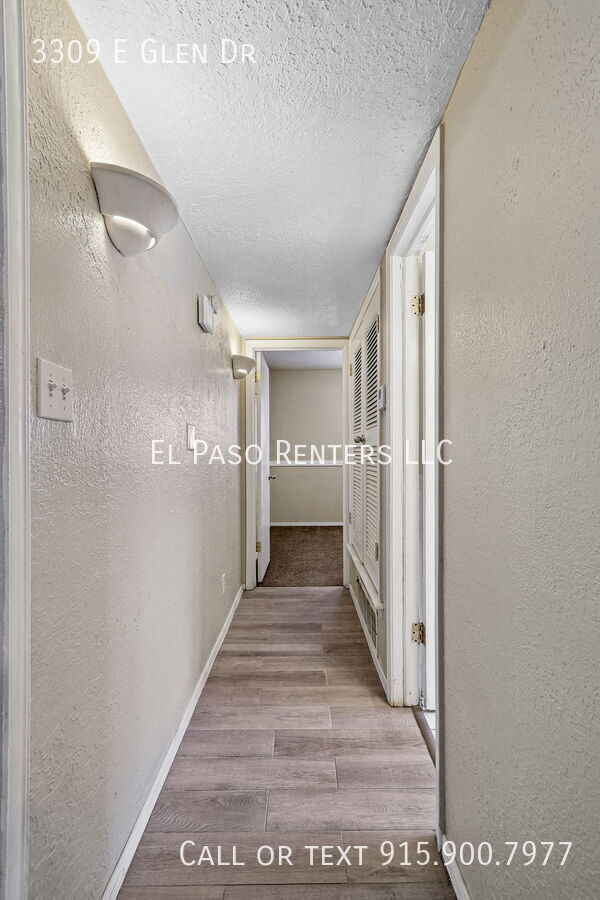 Building Photo - 3309 E Glen Dr