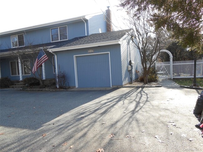 Building Photo - 2 Bushwick St