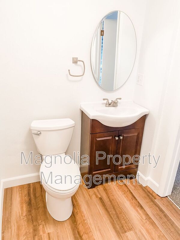 Building Photo - 1187 Applewood Dr