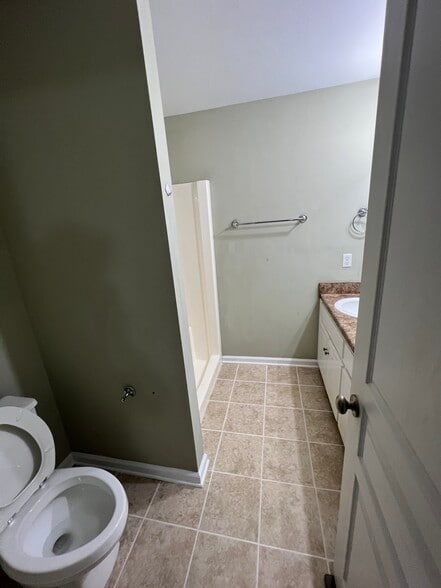 Master Bedroom - 140 Coral Ln