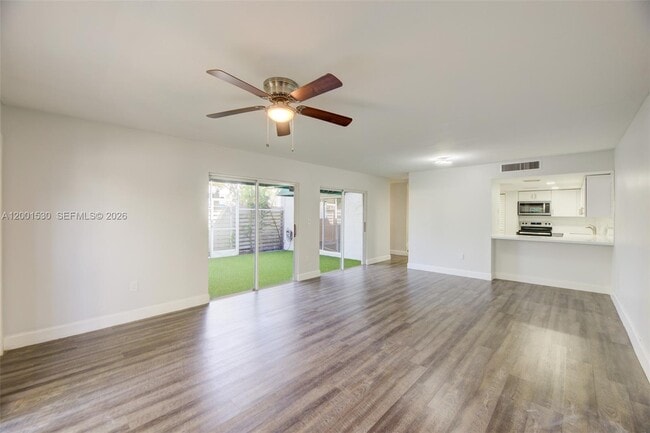 Building Photo - 565 NW 97th Ave