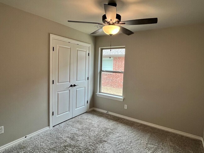 Building Photo - 4 Bed, 2 Bath NW Edmond Home in Deer Creek Schools