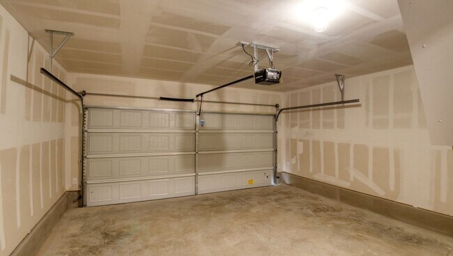 Building Photo - 619 Hollyhock Dr