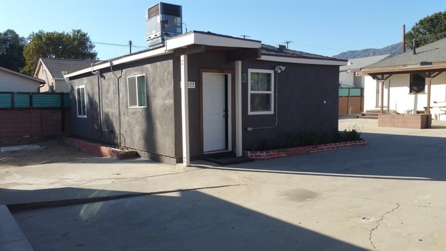 Building Photo - 12877 Glenoaks Blvd