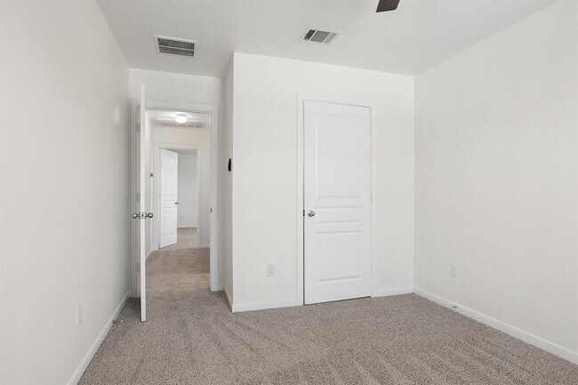 Building Photo - 1385 Red Stag Pl