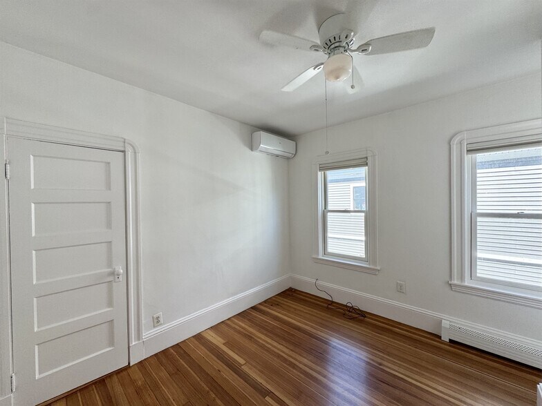 Building Photo - 121 Highland Ave