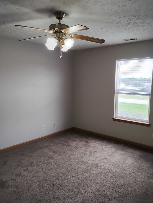 Building Photo - 3396 Edison Dr
