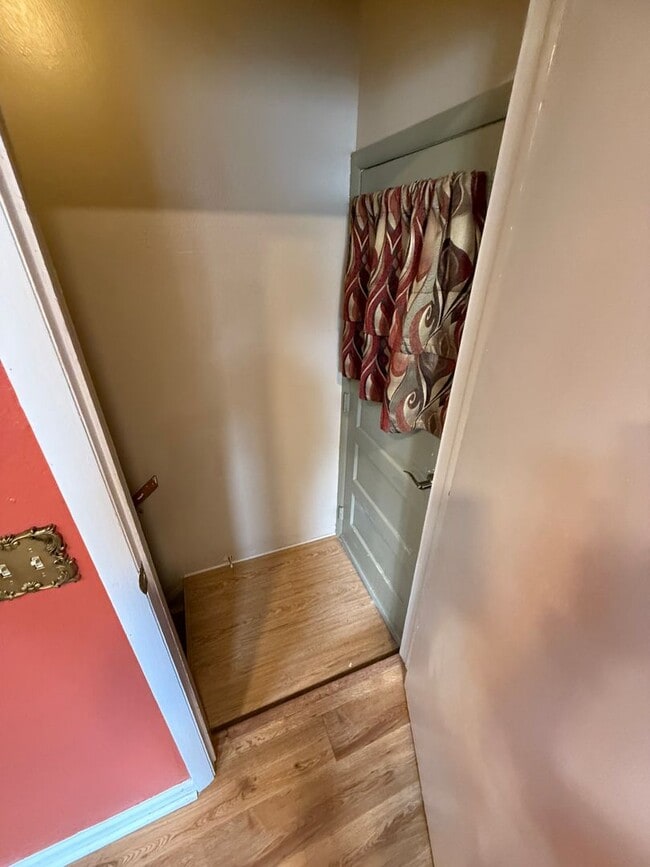 Building Photo - 4 Bedroom 2 Bathroom Home on Large Corner Lot with 2 Car Attached Garage In Great Neighborhood In...