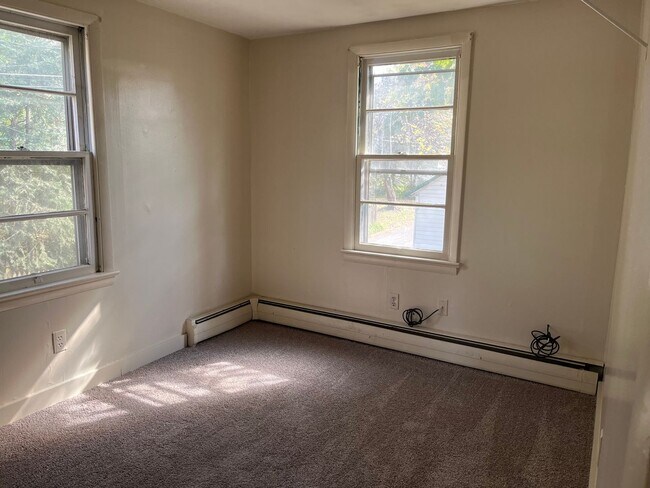 Building Photo - 127 &amp; 127 1/2 N Penn St