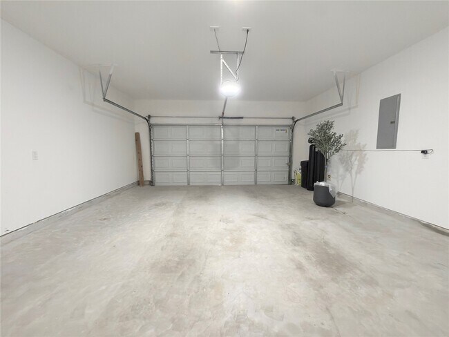 Building Photo - 9662 Caney Trails Rd