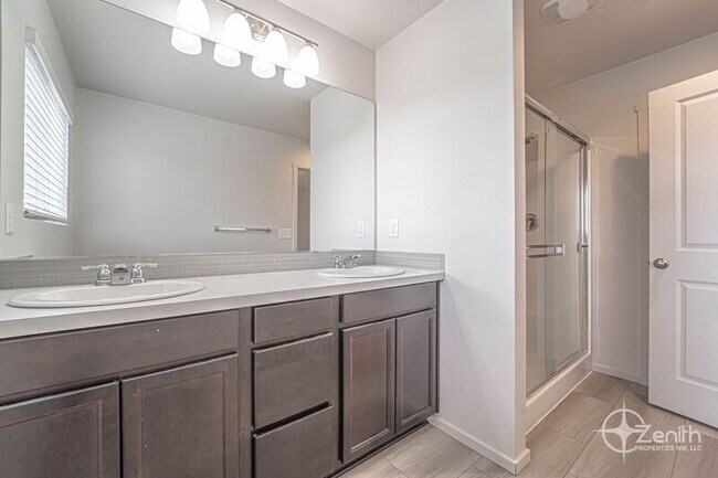 Building Photo - 2018 S Taverner Dr