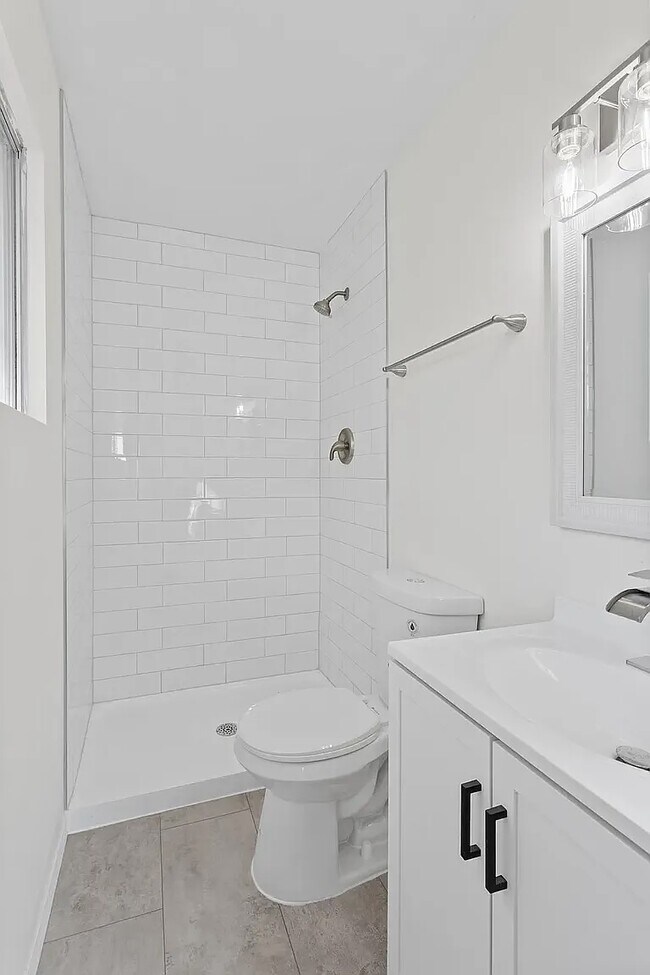 Building Photo - 14085 85th Pl N