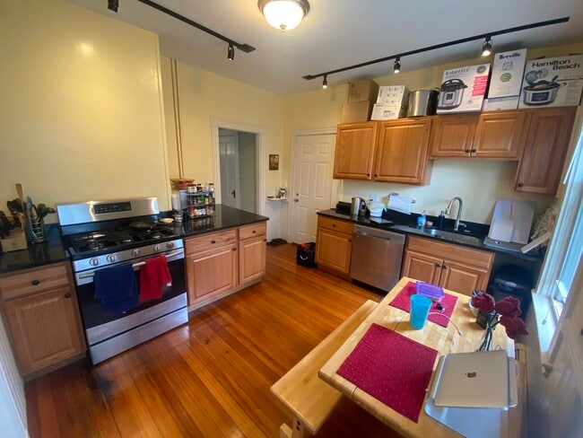 Building Photo - 29 Norris St