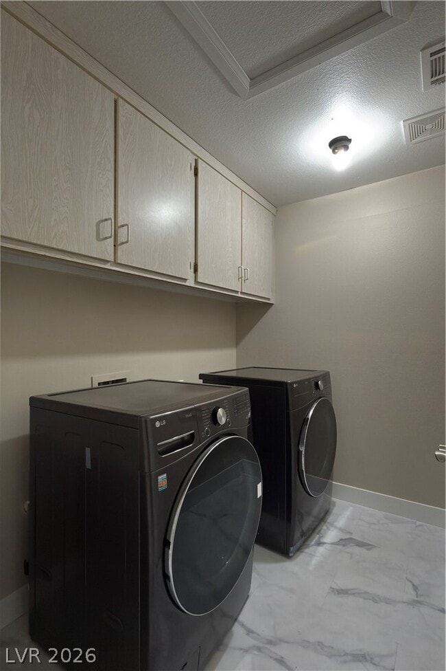 Building Photo - 3809 Cranbrook Hill St